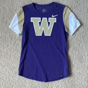 Nike - UW tee